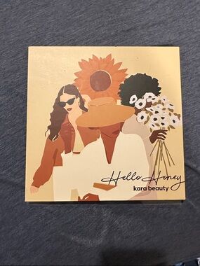 HUDA BEAUTY Hello Honey Eyeshadow Palette — Beige, Brown & Cream Tones